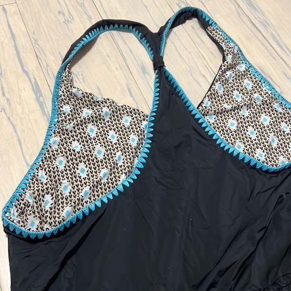 Vera Bradley Cover Up with tie waist and pockets - Picture 2 of 3